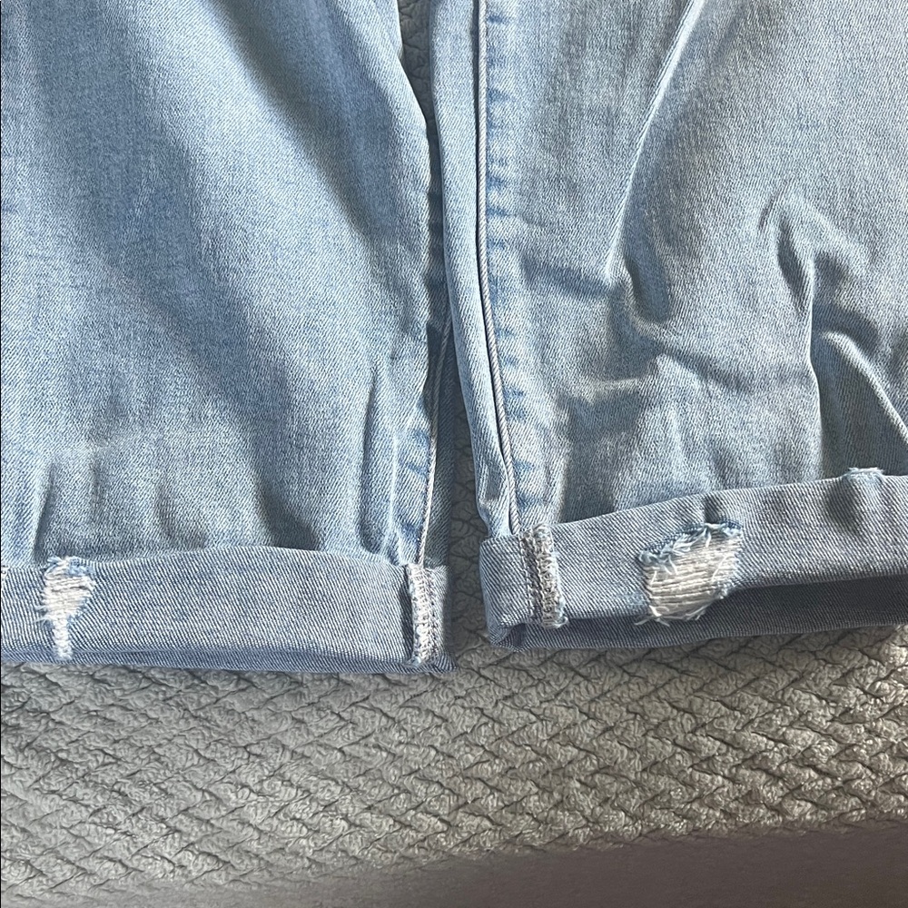 Distressed Jeans - Picture 6 of 6